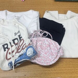 FREE White Graphic Tee with Classic Car Print lot